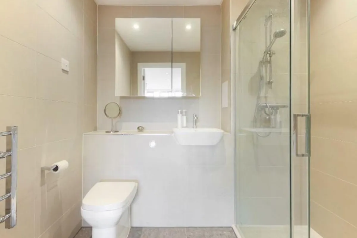 Flat Gorleston Street in Greater London