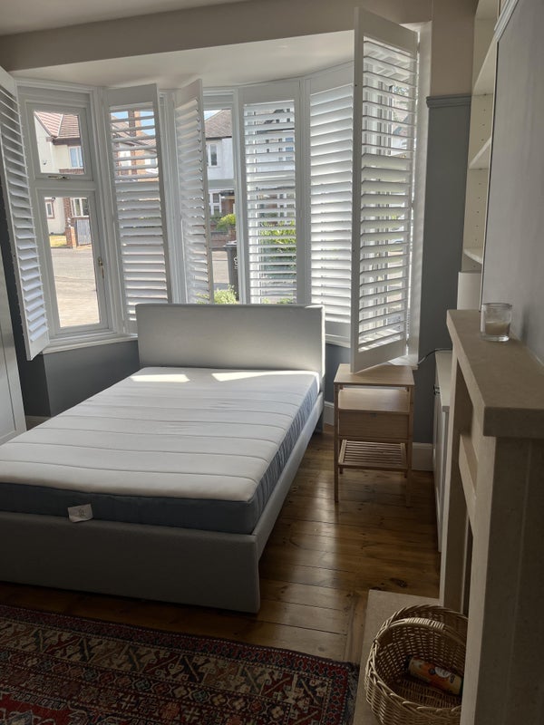 Room Shanklin Drive in Leicester