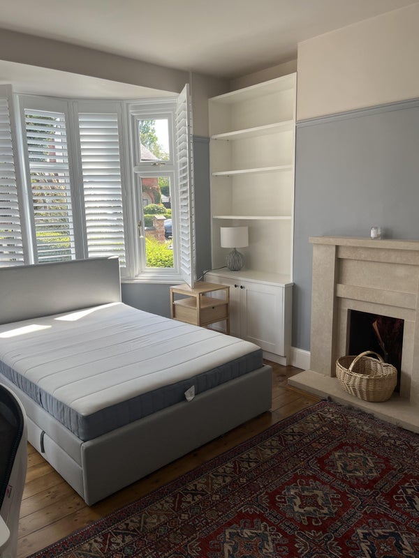 Room Shanklin Drive in Leicester