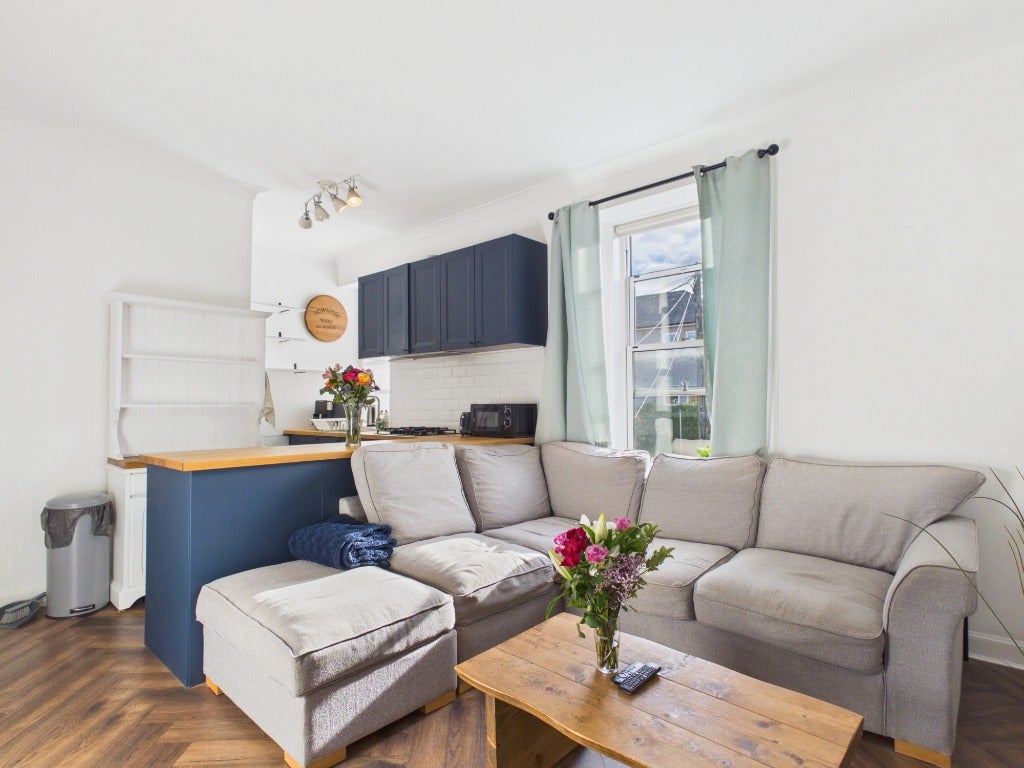 Flat Rosevale Terrace in City of Edinburgh