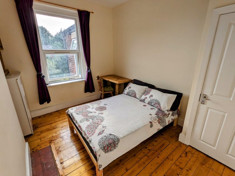 Room Roebuck Street in Preston