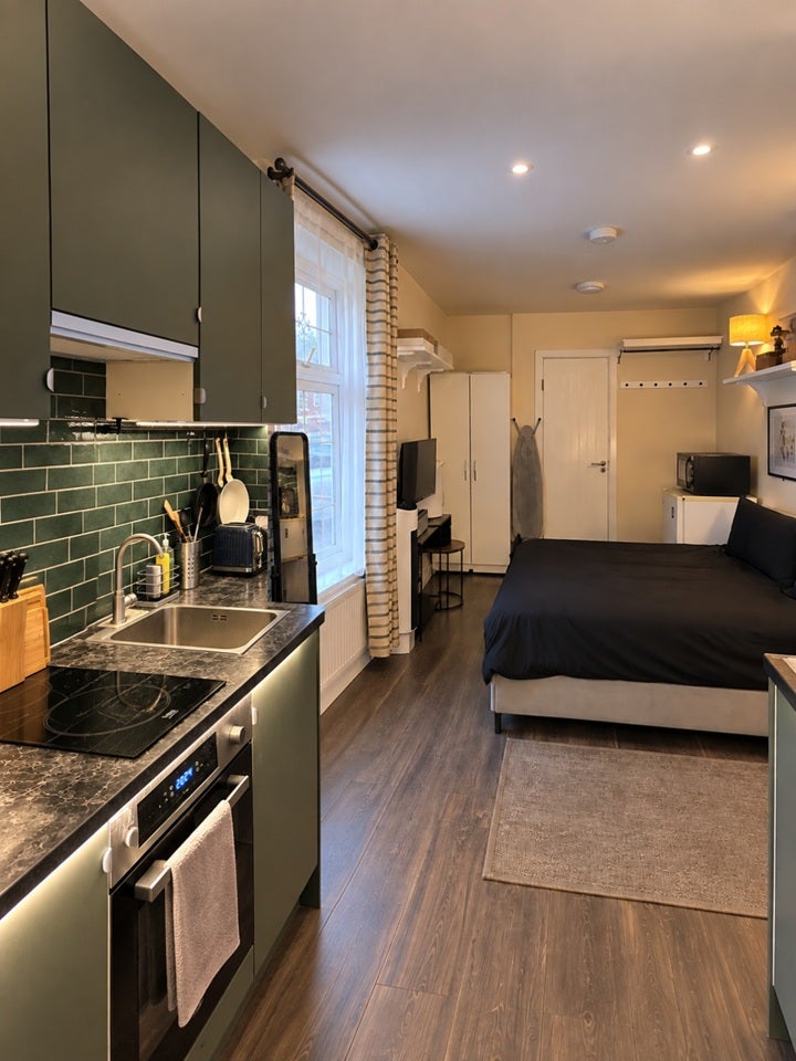 Flat Hillcroft Crescent in Greater London