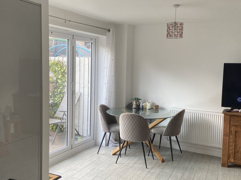 Room Shaw Court in Wakefield