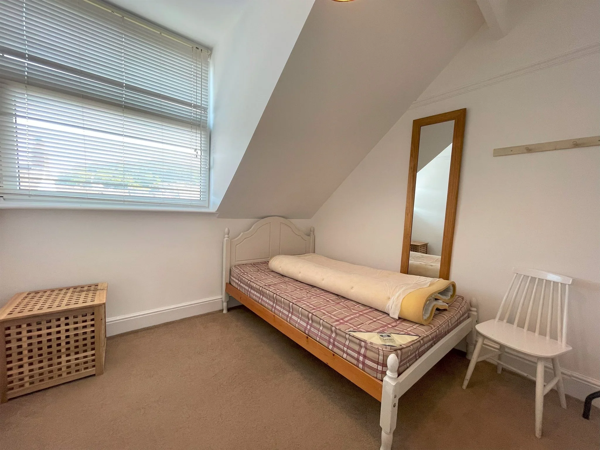 Room Newton Road in Newton