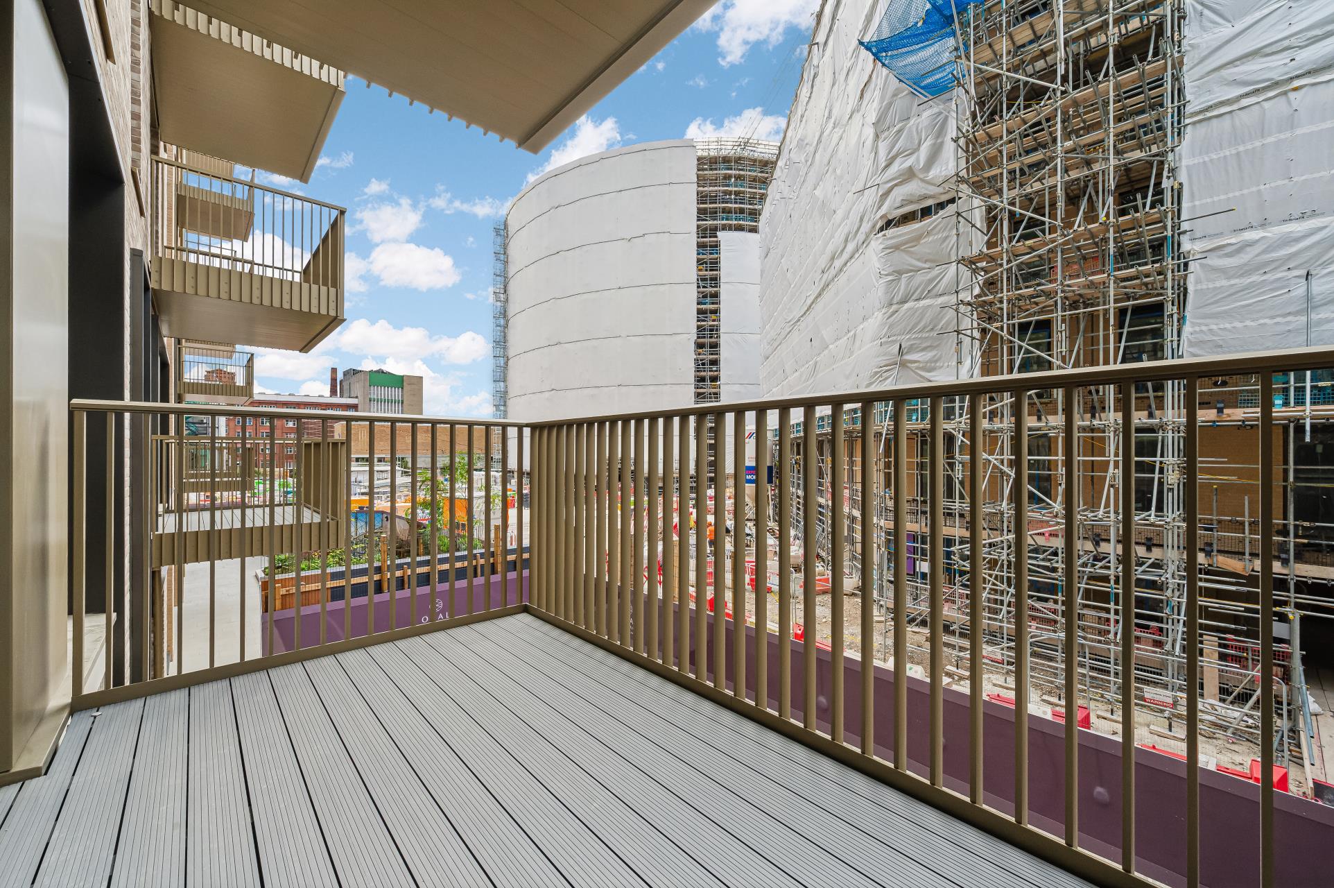 Flat Gasholder Place in Greater London