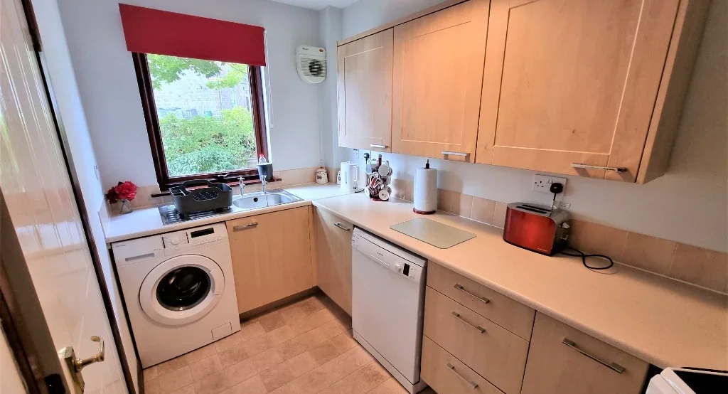 Flat Bloomfield Court in Aberdeen City