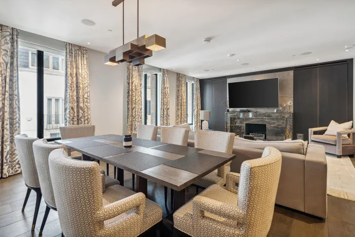 Flat Cheval Place in Greater London