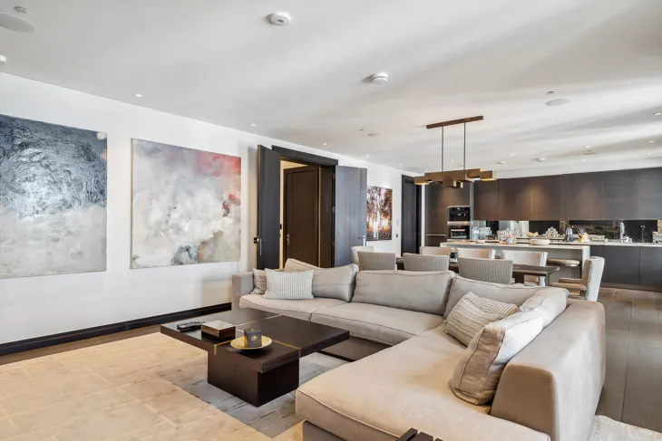 Flat Cheval Place in Greater London