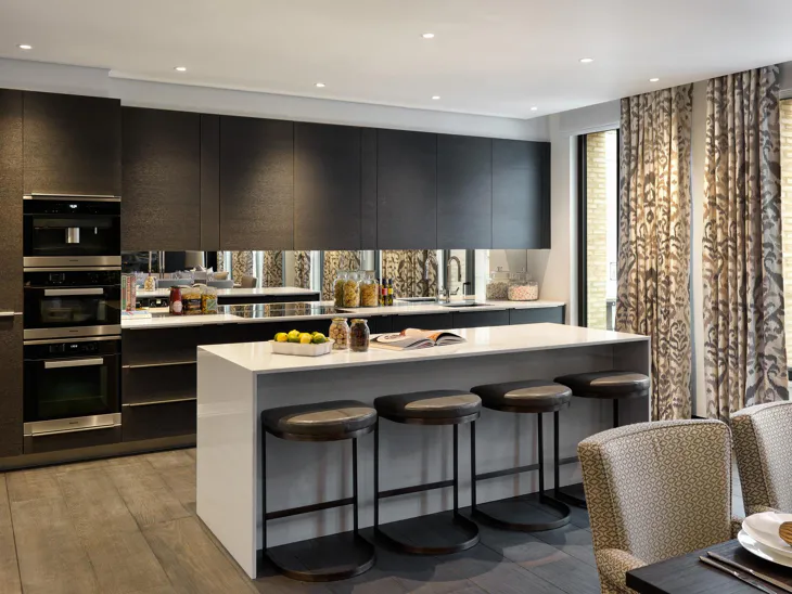 Flat Cheval Place in Greater London
