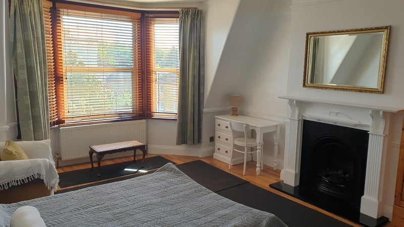Room Burlington Gardens in Greater London