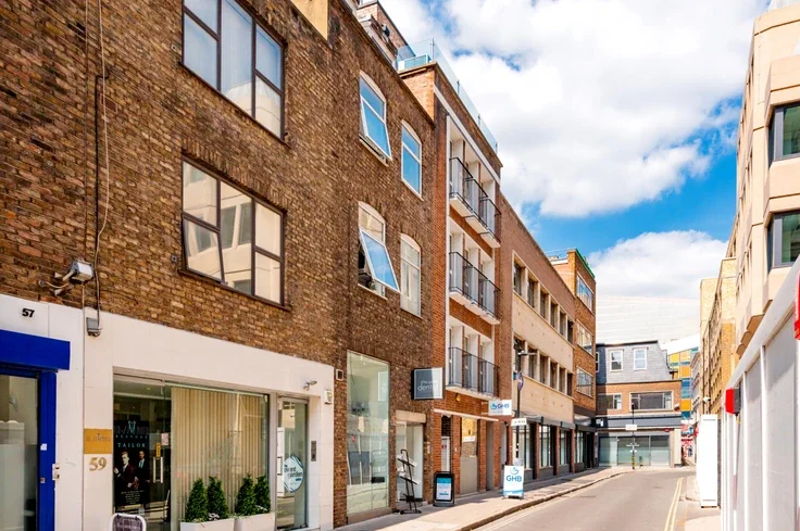 Flat Shelton Street in Greater London