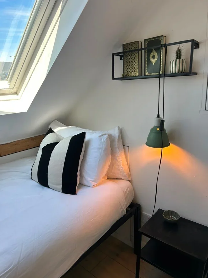 Room Wavertree Road in Greater London