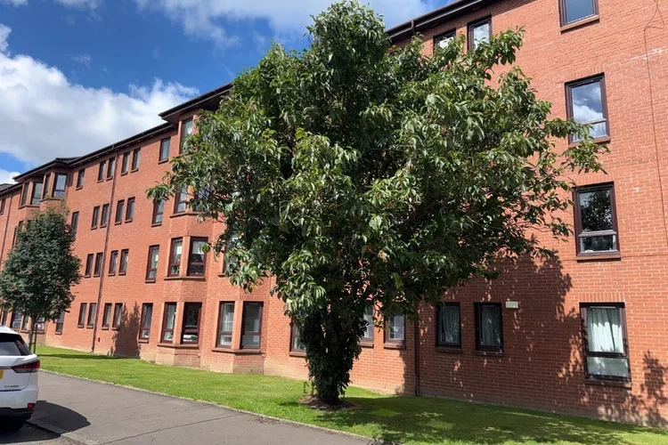 Flat Durward Court in Glasgow