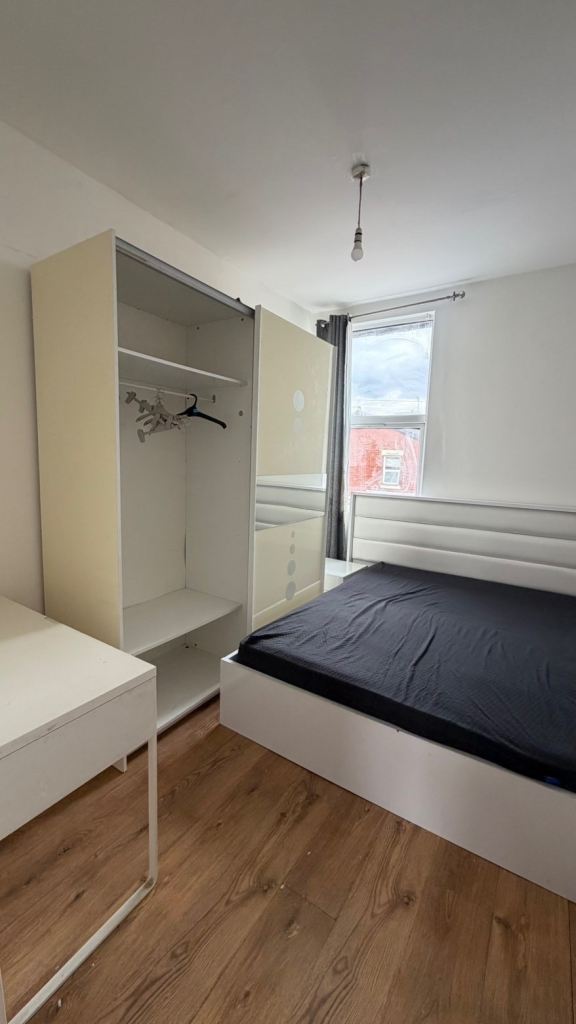 Flat Kensington Street in Manchester