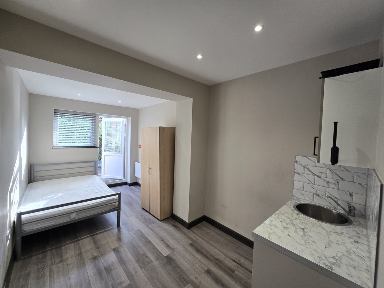 Room Byron Road in Greater London