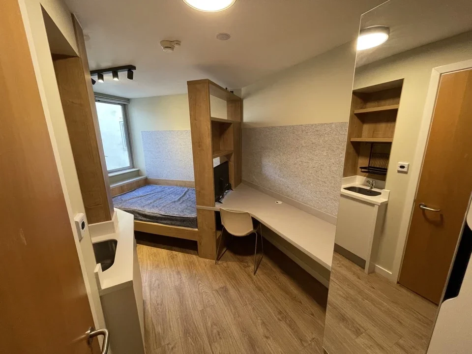 Room Fieldgate Street in Greater London