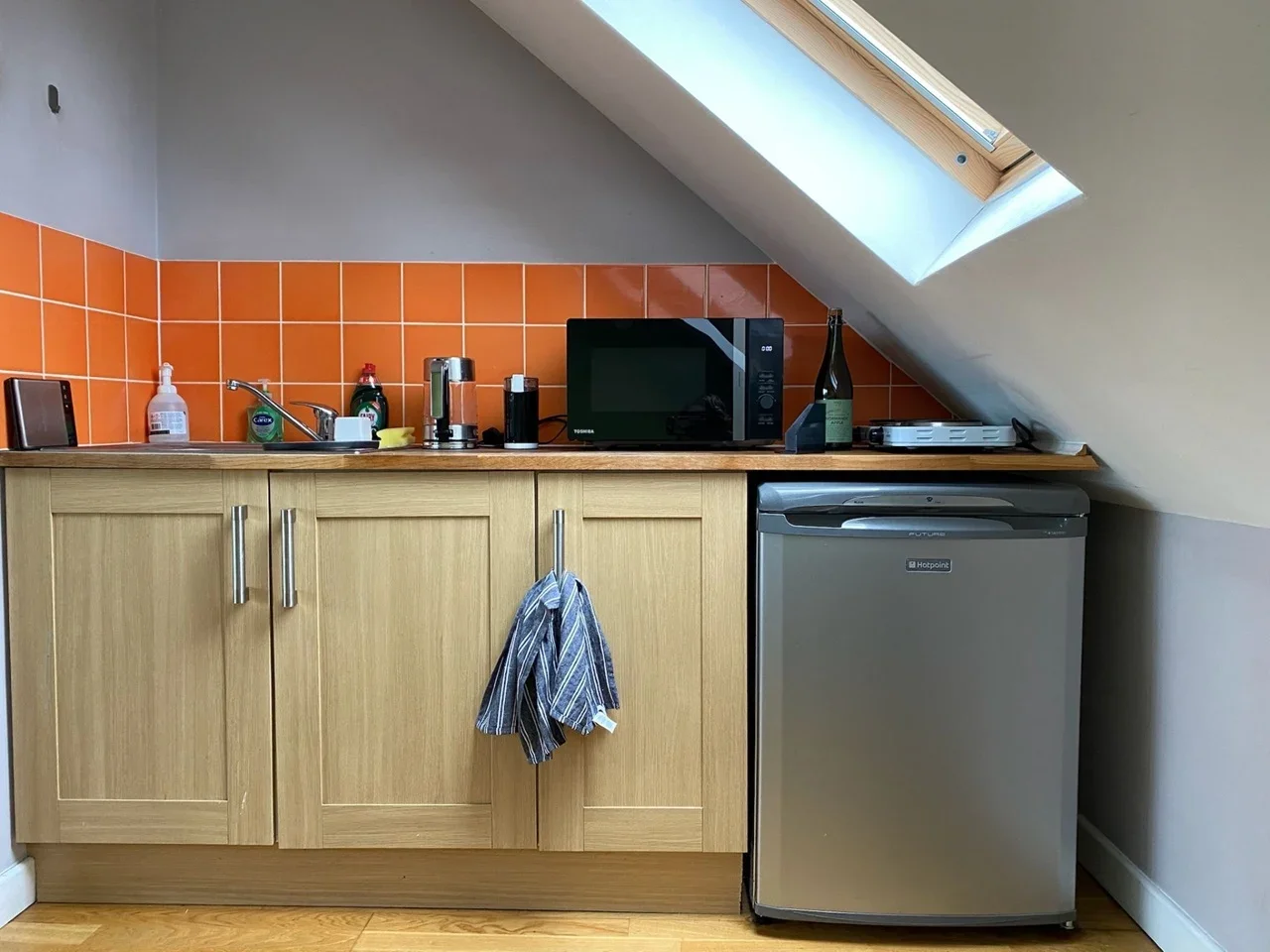 Room Salmon Street in Greater London