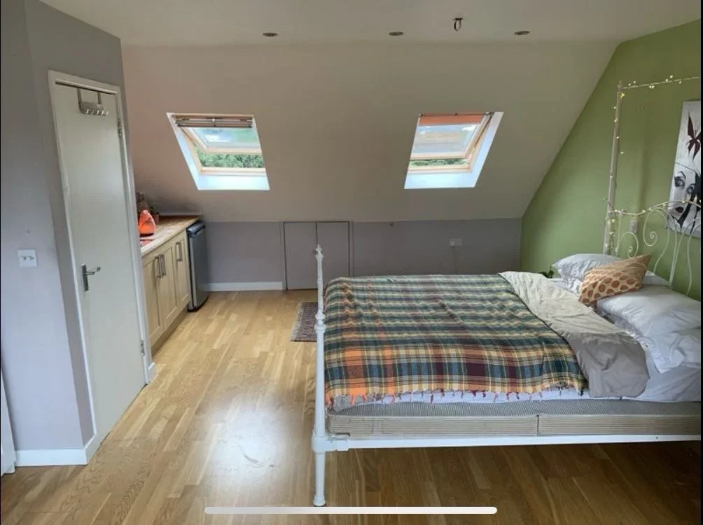 Room Salmon Street in Greater London