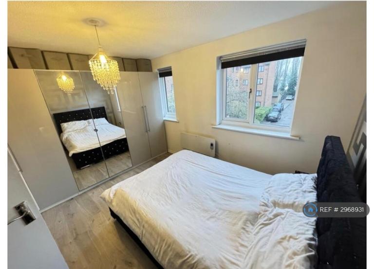Flat Porter Close in Grays