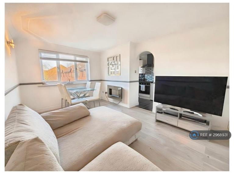 Flat Porter Close in Grays
