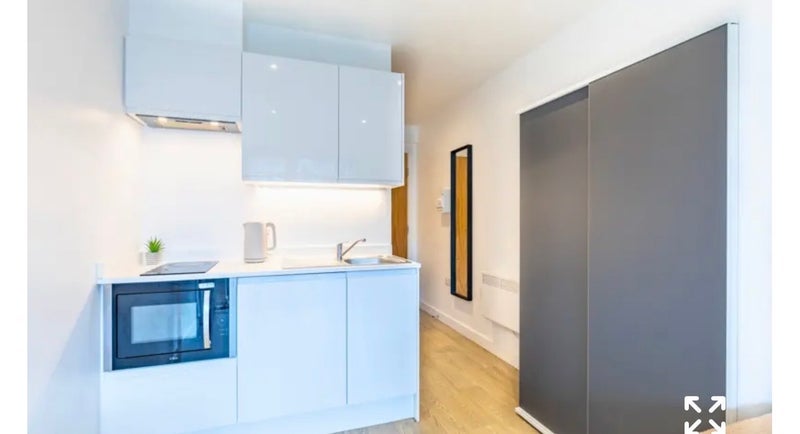 Room London Road in Newcastle-under-Lyme