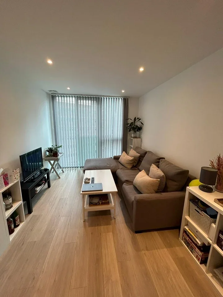Flat Wellesley Road in Greater London