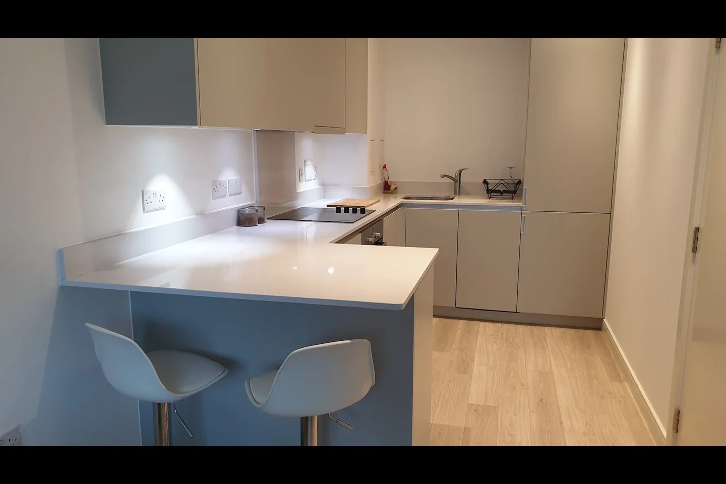 Flat Wellesley Road in Greater London