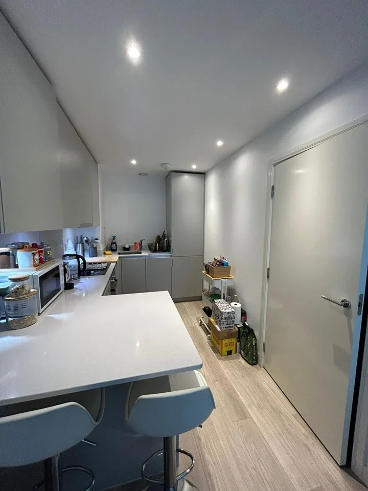 Flat Wellesley Road in Greater London
