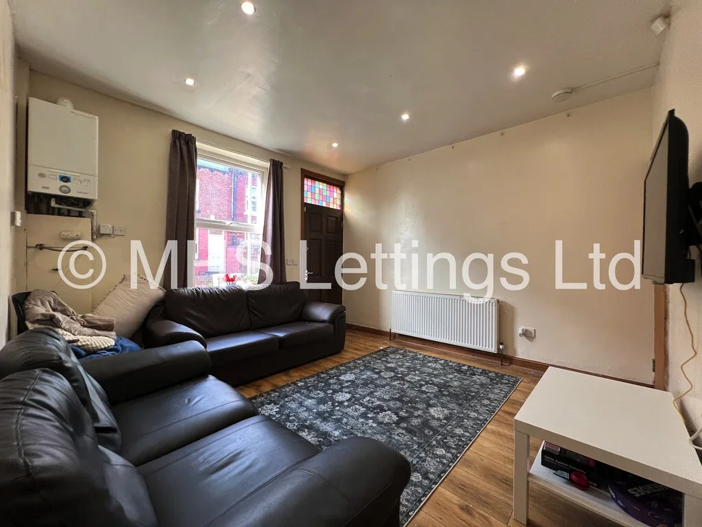 Room Back Beamsley Mount in Leeds