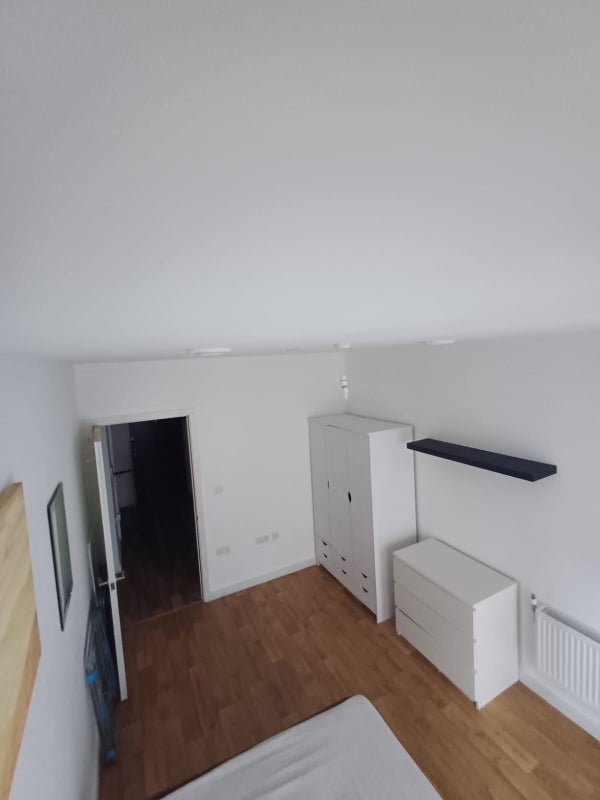 Room Ponton Road in Greater London