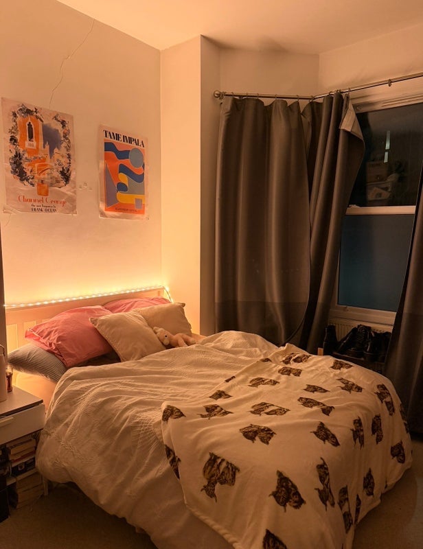 Room Dafforne Road in Greater London