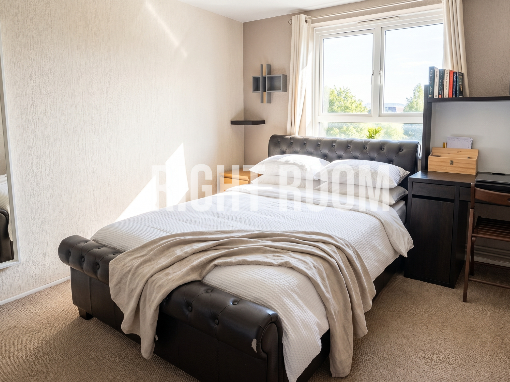 Flat Berkeley Walk in London