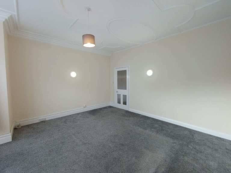 Flat Teignmouth Road in Greater London