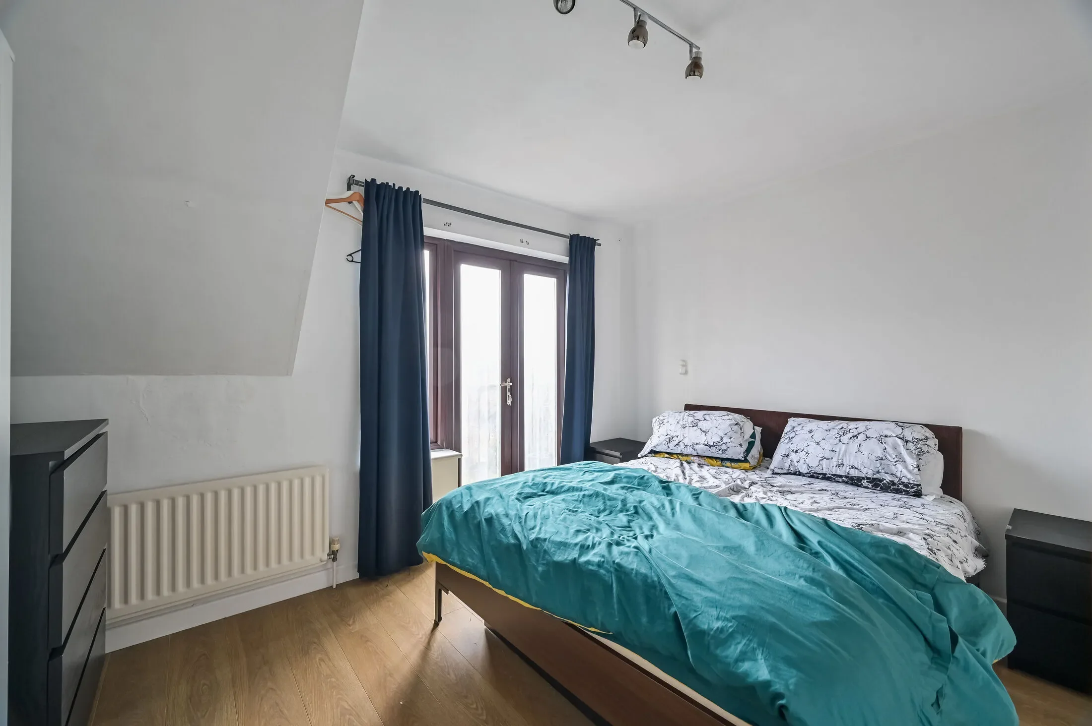 Flat Rembrandt Close in Greater London