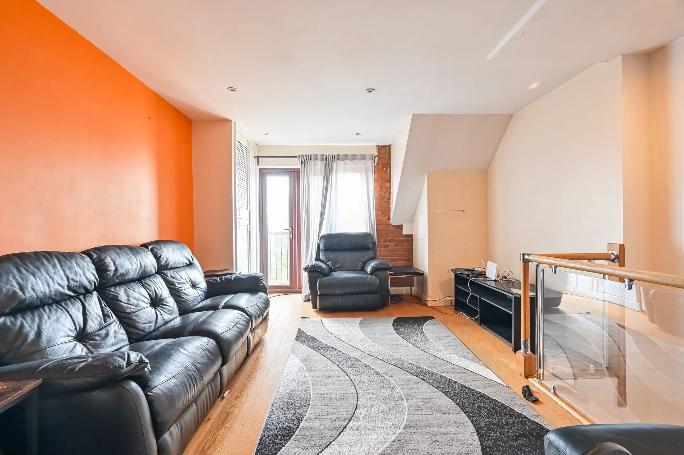 Flat Rembrandt Close in Greater London