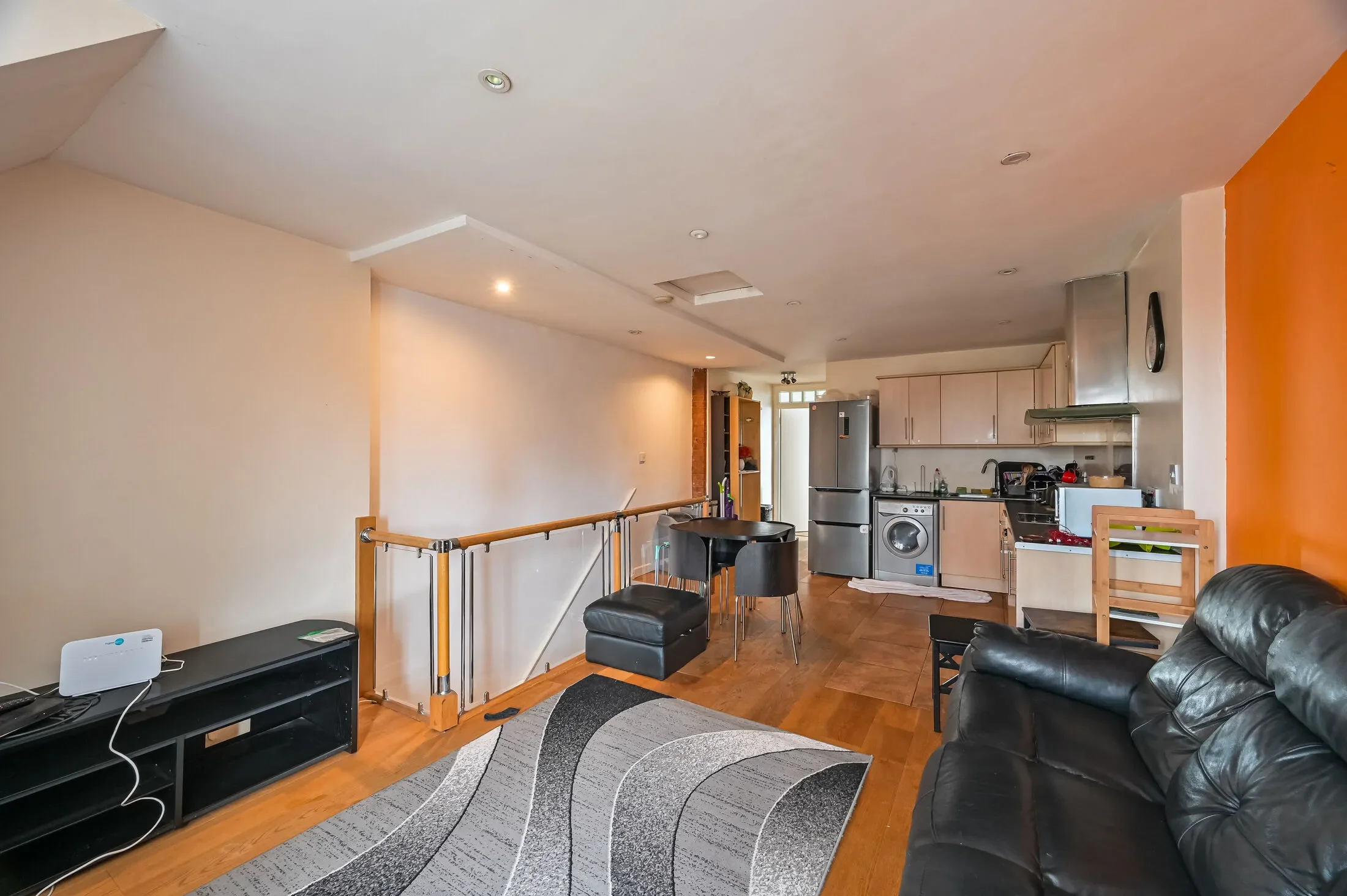 Flat Rembrandt Close in Greater London