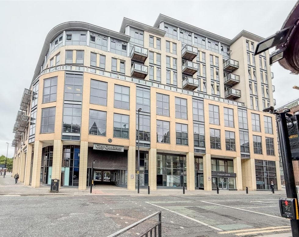 Flat Waterloo Square in Newcastle upon Tyne
