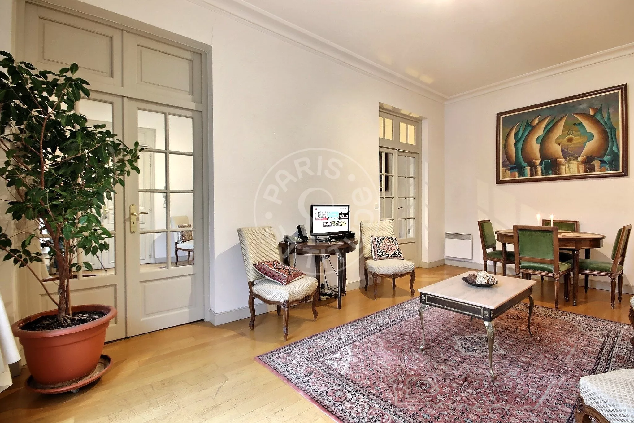 Flat Rue Saint-Joseph in Paris