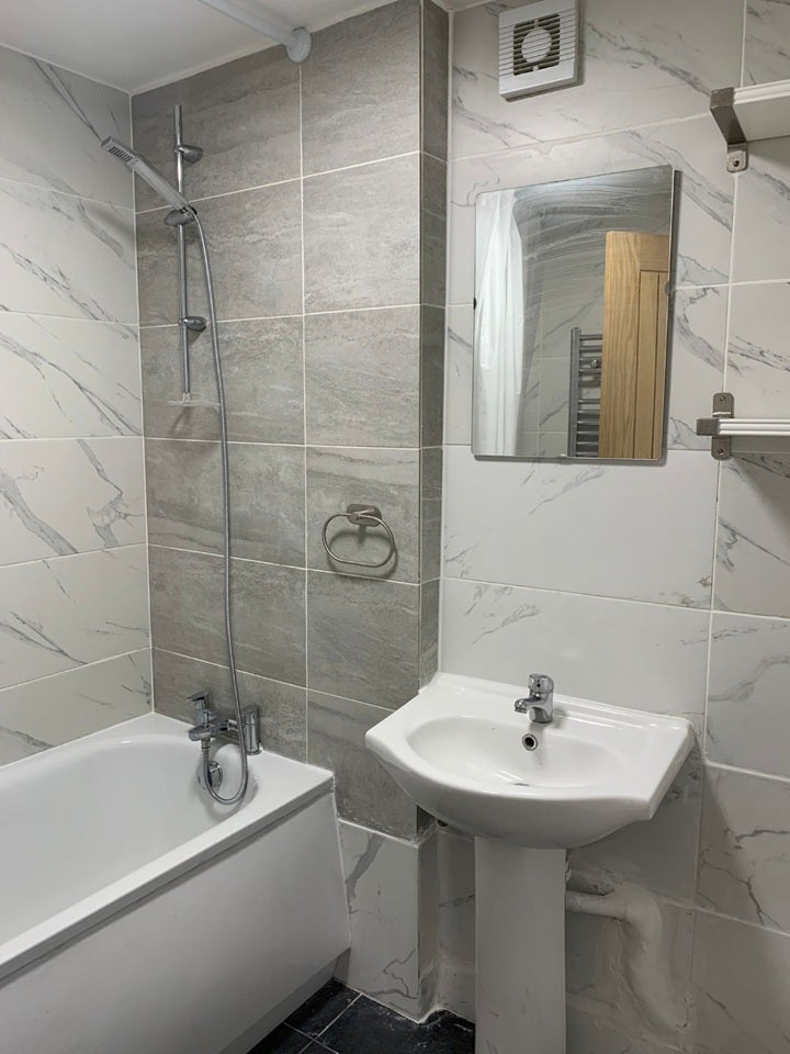 Flat Rydal Road in Greater London