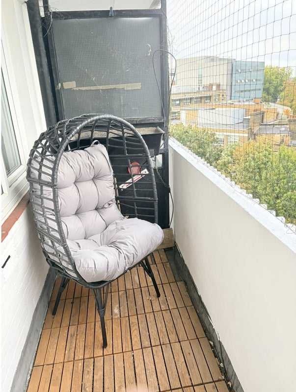 Room Gloucester Way in Greater London