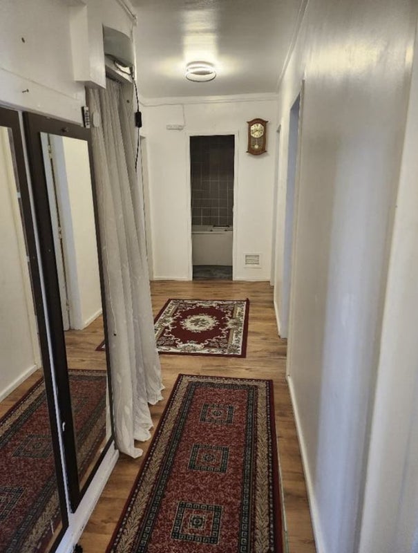 Room Gloucester Way in Greater London