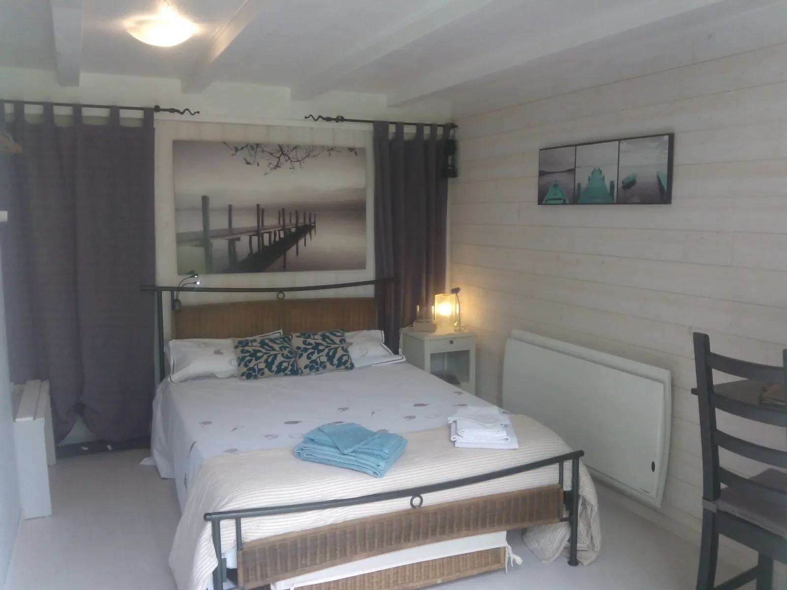 Room Chemin de la Grillatière in Charancieu