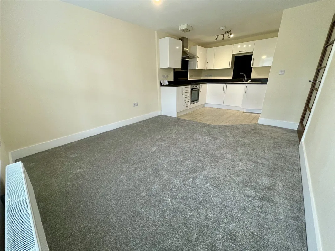 Flat Portchester Court in Bournemouth