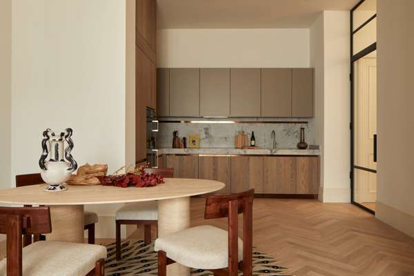 Flat Queensway in City of Westminster