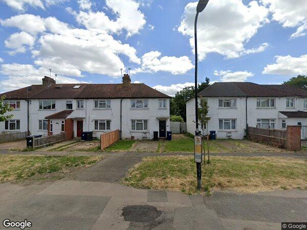 Flat Eastcote Lane in Greater London