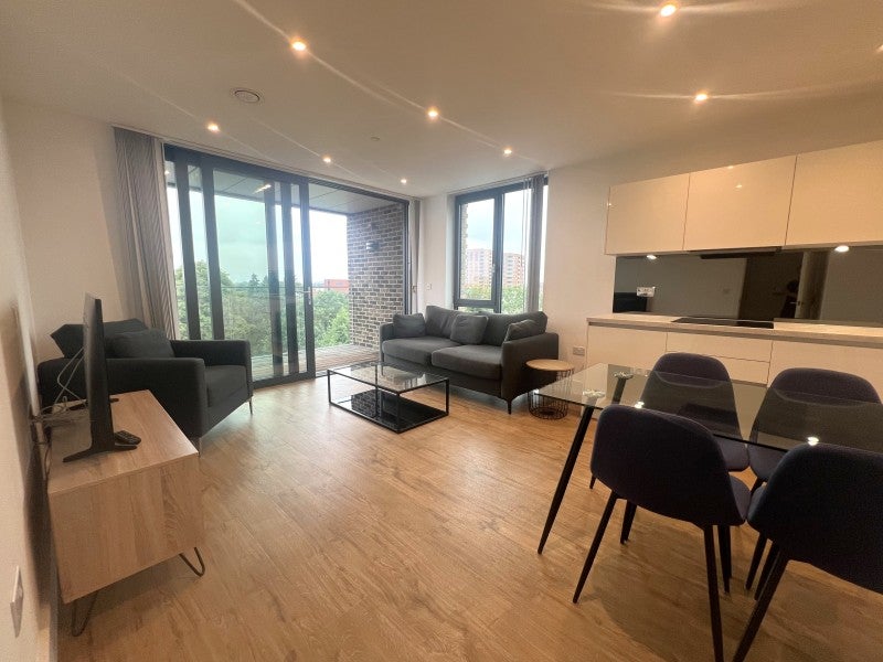Flat Norris Road in Borough of Spelthorne