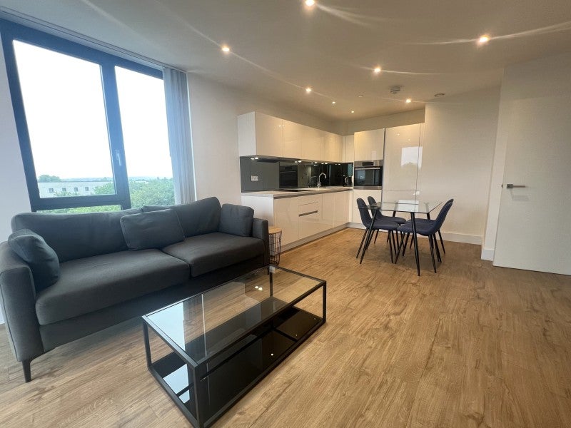 Flat Norris Road in Borough of Spelthorne