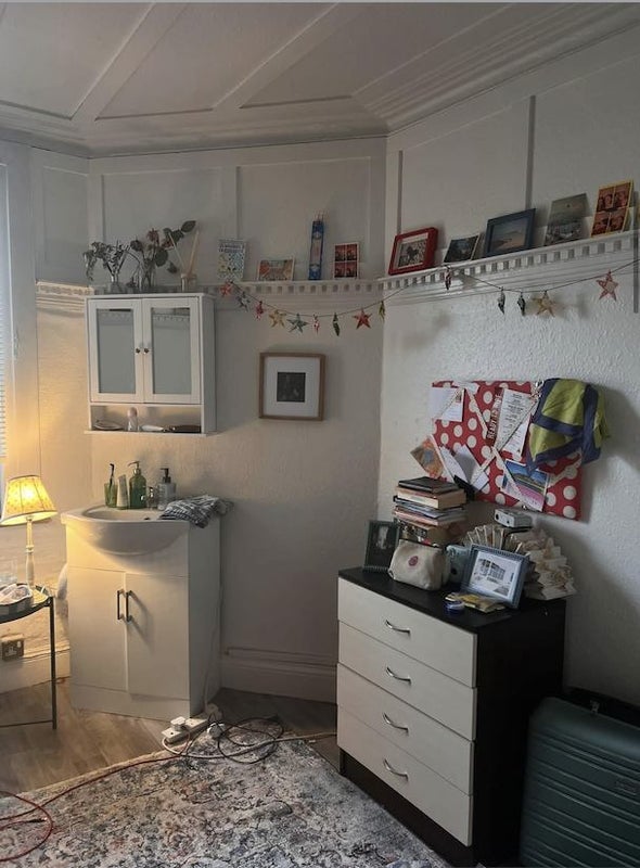 Room Mercers Road in Greater London