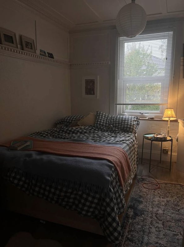 Room Mercers Road in Greater London