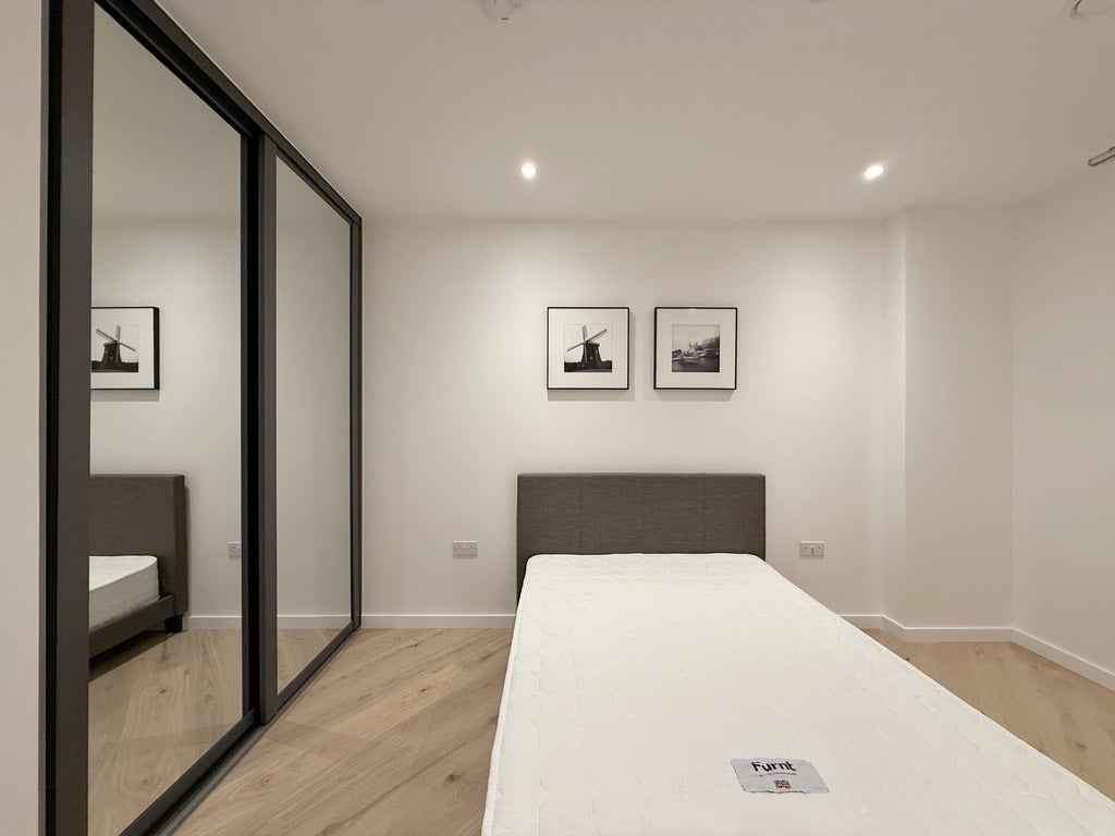 Flat Belmont Street in Greater London
